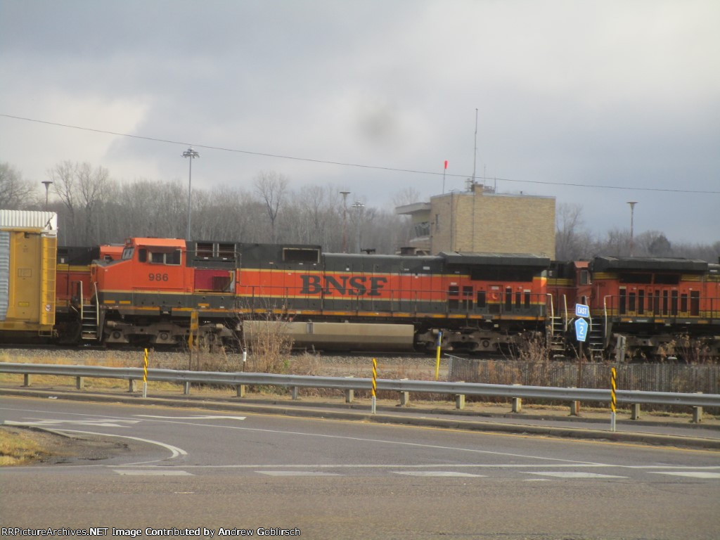 BNSF 986